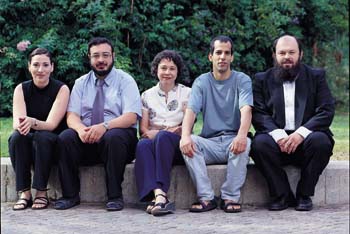 מימין לשמאל: אלכס חפץ, בועז שפירא, ד"ר מירי איזנשטיין, אלכס ברצ'נסקי ואפרת בן-זאב. הכרה ביולוגית